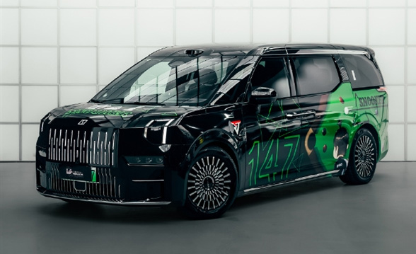 赵心童斯诺克世锦赛夺冠 座驾曝光：147专属拉花极氪009