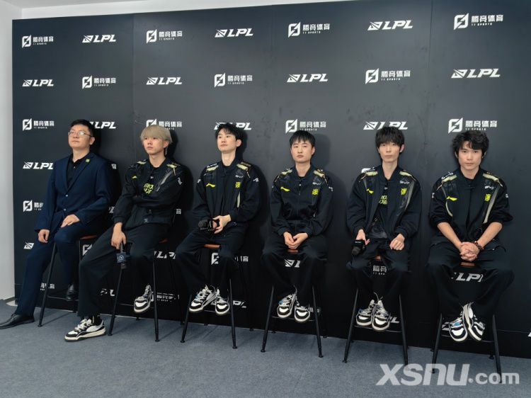 NIP赛后访谈 教练：队伍中期还有运营上的缺陷 后面需要加强