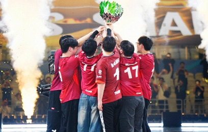 <strong><font color='243AFF'>TYLOO捧杯时刻——中国电竞再创历史 全球舞台迎来新势力</font></strong>