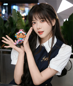 骆歆晒学院风美照：老实交代你520现在在干嘛