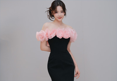 余霜晒美照：黑色玫瑰一字肩礼服就是一穿一个不吱声！量身定做吗