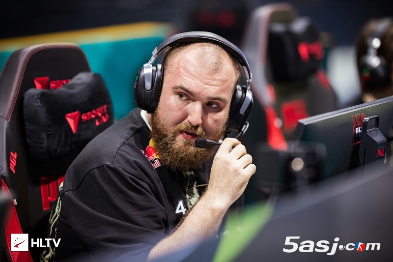 chopper谈s1mple复出：夺冠才值得欢呼！FaZe首秀1.11 rating难掩团队低迷