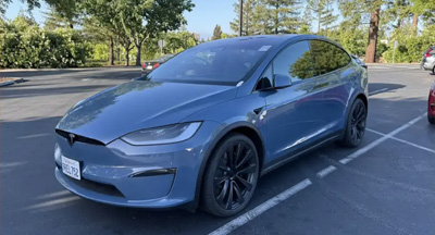 新款特斯拉Model X曝光：仍采用方向盘转向灯+屏幕换挡