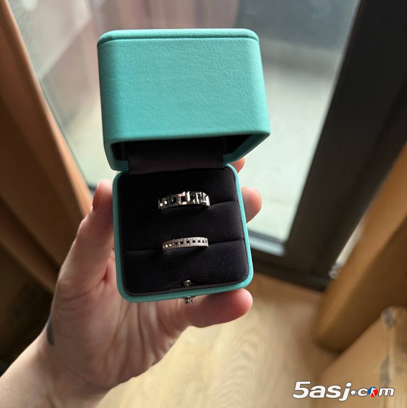 俄罗斯职业CS:GO选手Perfecto与其女友Sindi宣布结婚