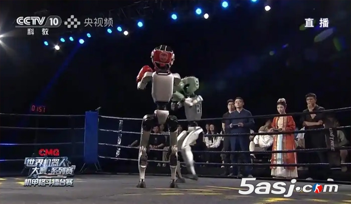 机器人在格斗大赛打裁判了？央视机甲格斗擂台赛：AI博主夺冠，宇树G1首秀