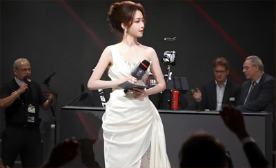 希然分享动容时刻，WE官方：粉丝的力量推动我们走到了淘汰赛