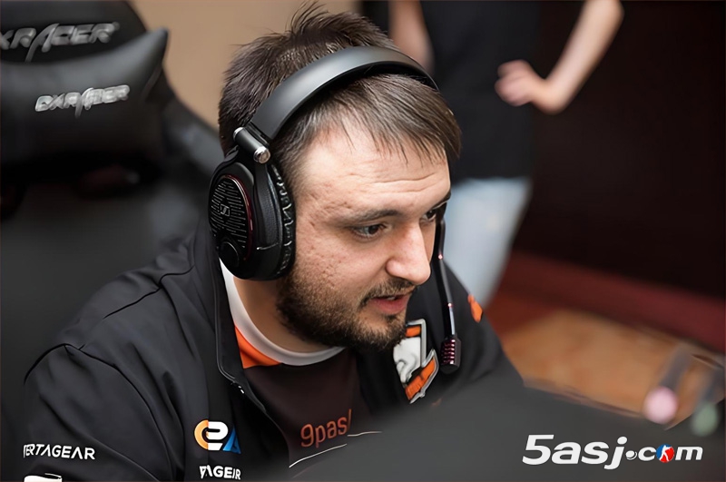 前VP选手9pasha谈行业收入:巅峰期职业收入可比肩顶级主播 前VP选手9pasha谈行业收入:巅峰期职业收入可比肩顶级主播