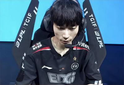 Leave直播详解厄斐琉斯争议出装：穿甲弓收益碾压饮血剑，亚非手短痛点呼唤狂风之力回归