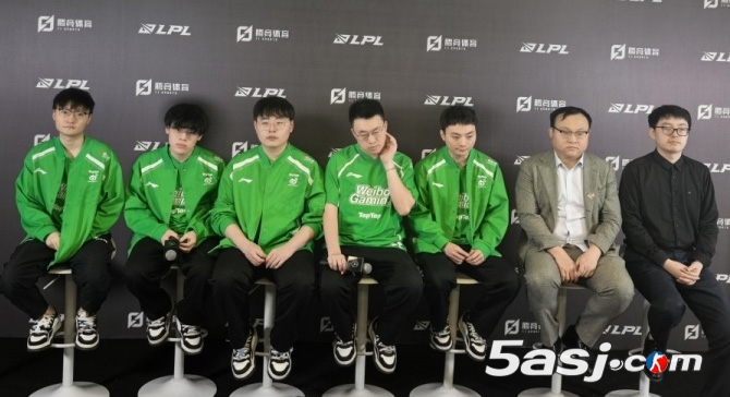 WBG淘汰赛1-3不敌AL赛后群访：教练坦言操作差距 Light回应韦鲁斯出装争议