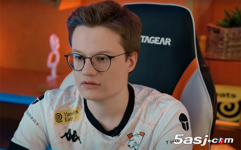 BB战队梦幻联赛S26斩获亚军!替补Kiritych创个人最佳战绩 狂揽13万奖金 BB战队梦幻联赛S26斩获亚军!替补Kiritych创个人最佳战绩 狂揽13万奖金