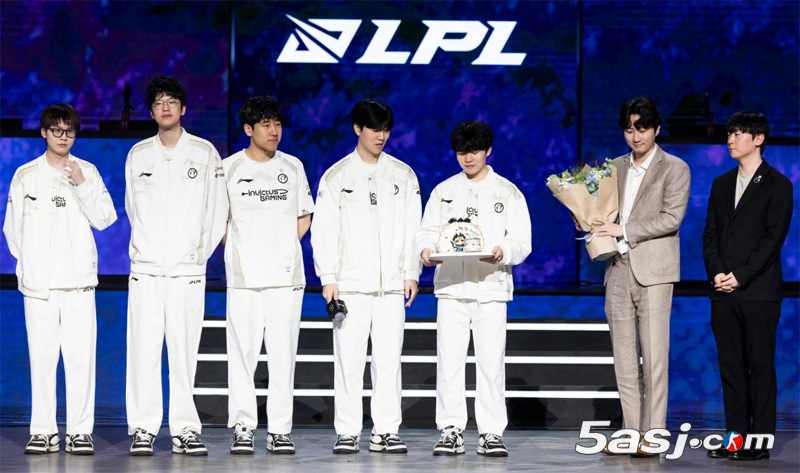 iG时隔2190天再取BO5胜利！3-1淘汰FPX复刻2019春决奇迹