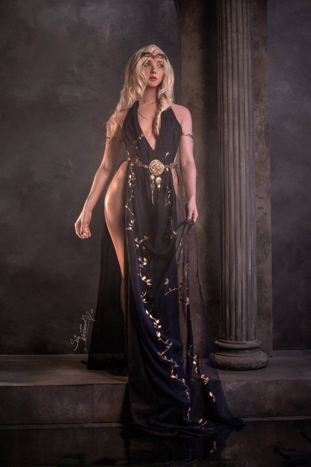 九头身美女Cos《艾尔登法环：黑夜君临》女爵、梅琳娜、玛丽卡作品大赏