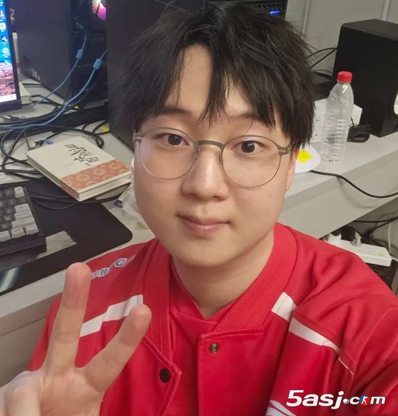 LPL最大黑马诞生!WE中单Karis赛后激动表态:3连MVP+粉丝支持=必胜TES LPL最大黑马诞生!WE中单Karis赛后激动表态:3连MVP+粉丝支持=必胜TES