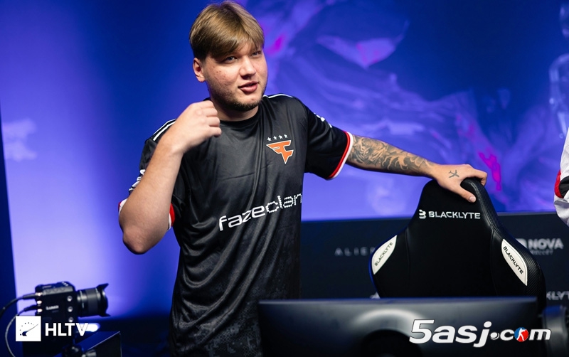 s1mple谈FaZe首秀：karrigan指挥风格似2018年Zeus 目标仍是Major夺冠