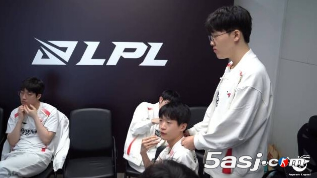 首次晋级国际性比赛！AL 3-2终结BLG不败神话 斩获LPL首张MSI门票