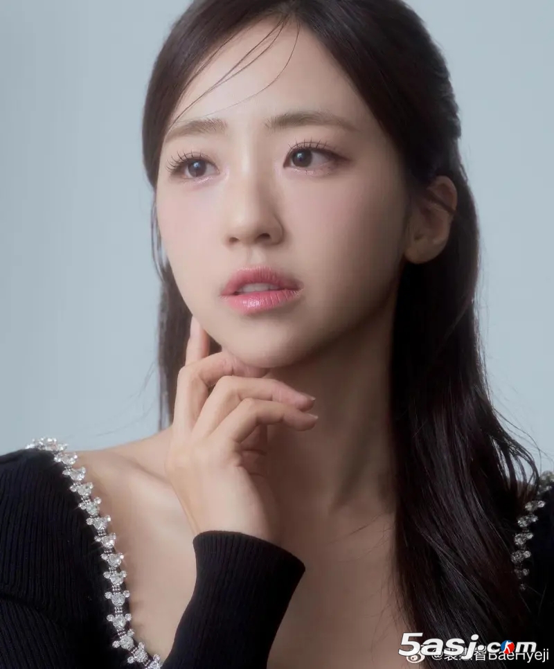 LCK王牌主持裴惠智：破圈成长的职业轨迹