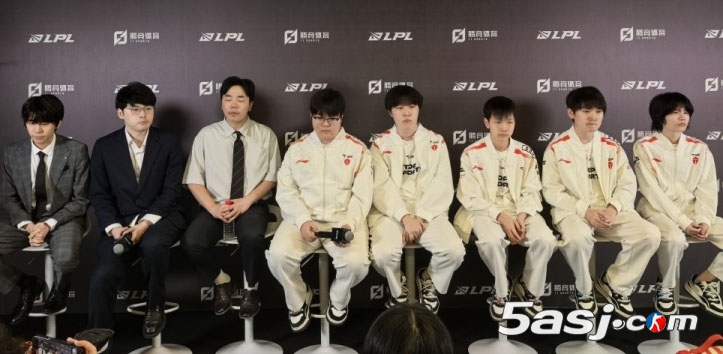 TES爆冷2-3不敌WE止步六强 赛后采访全员反思：BP准备不足+选手状态下滑