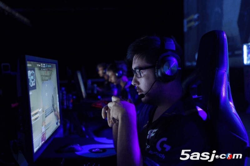 BIT重返9z战队任主教练：巴西老将时隔三年再续紫罗兰军团前缘