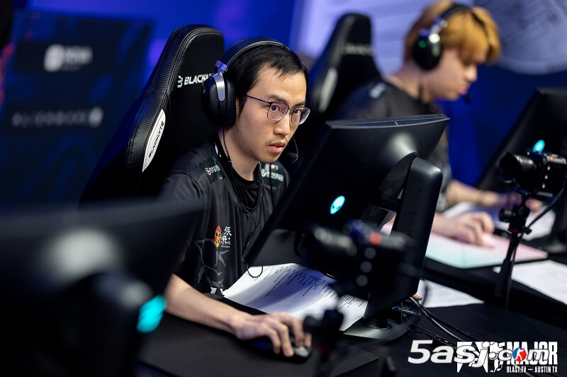 EmiliaQAQ胜TYLOO后吐露心声:'我并不开心' 盼中国战队全员晋级 | 奥斯汀Major赛后采访 EmiliaQAQ胜TYLOO后吐露心声:'我并不开心' 盼中国战队全员晋级 | 奥斯汀Major赛后采访