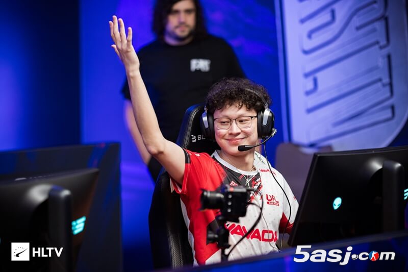 CS Major黑马Nemiga晋级第三阶段！khaN谈残局神操作与天才少年zweih