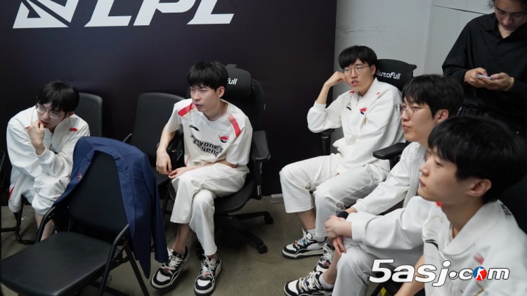 AL更新季后赛胜决赛后返图：“博观而约取，厚积而薄发”