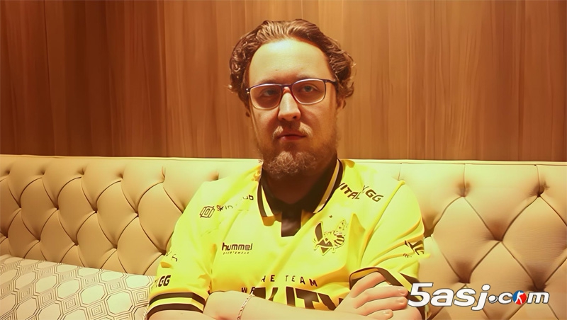 ZywOo坦言压力是最大敌人 期待Major决赛与s1mple巅峰对决 | Vitality专访