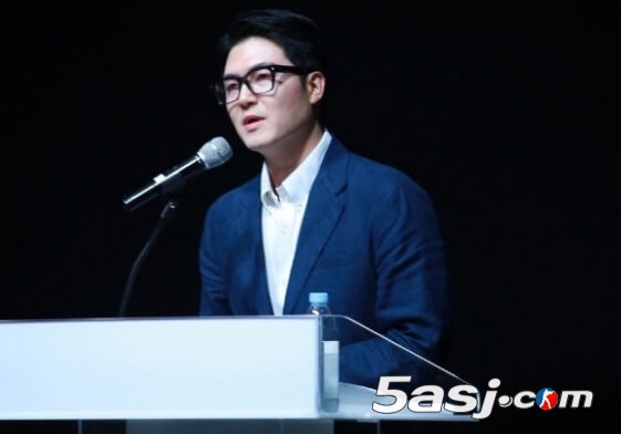 T1战队阵容决策内幕曝光：教练组与CEO权力博弈 Gumayusi首发争议解析