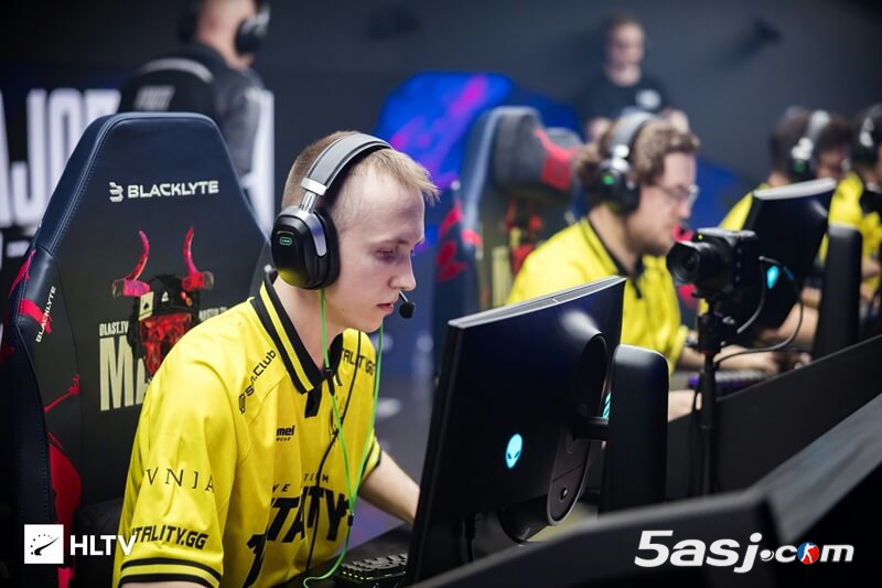 ropz谈Vitality晋级Major半决赛:理解观众期待其他队伍夺冠,但本赛季已足够出色 ropz谈Vitality晋级Major半决赛:理解观众期待其他队伍夺冠,但本赛季已足够出色