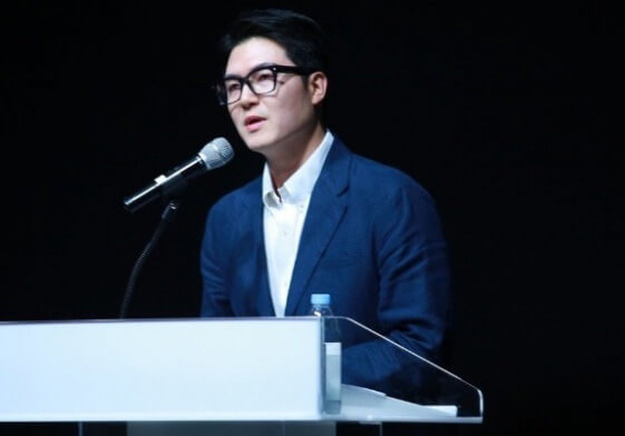 T1战队阵容决策内幕曝光：教练组与CEO权力博弈 Gumayu