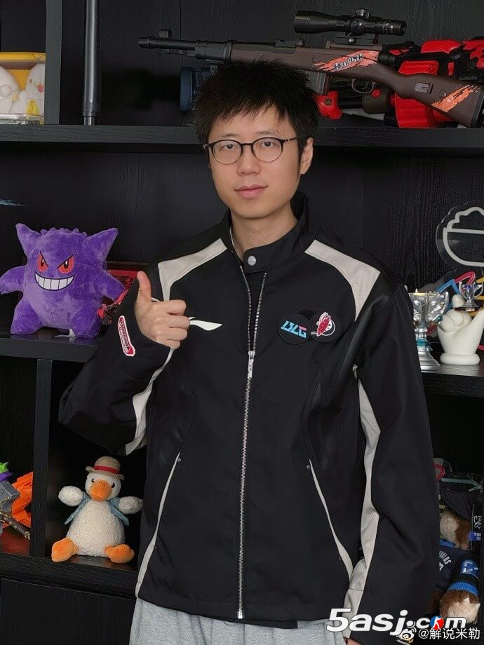 解说米勒晒MSI出征战袍：等一波兄弟们的表现了！加拿大见！