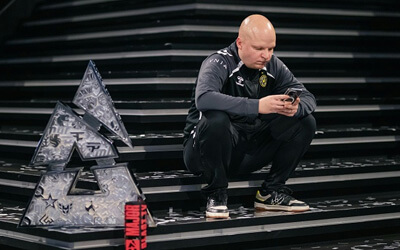 XTQZZZ首夺Major泪谢法国粉丝：全场嘘声中Vitality逆袭登顶