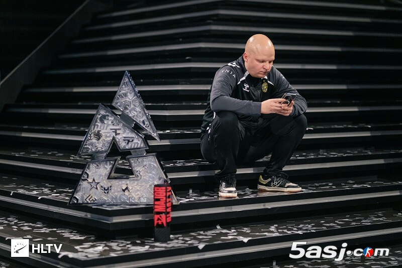 XTQZZZ首夺Major泪谢法国粉丝：全场嘘声中Vitality逆袭登顶