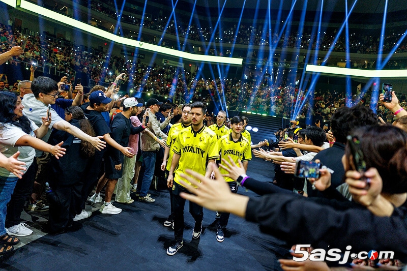 XTQZZZ首夺Major泪谢法国粉丝：全场嘘声中Vitality逆袭登顶