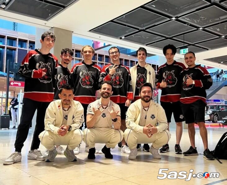 G2分享出发温哥华2025 MSI比赛照片 配文：为我们的奖杯而来