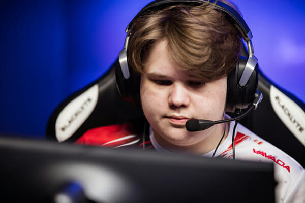 zweih头像植入Spirit队标引热议 或接替magixx成绿龙新援