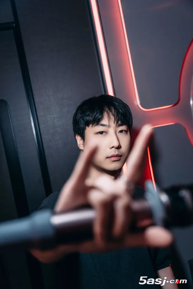 NOVA无畏契约官方发布选手照片 配文：2025VCTCN第二赛段我们来了！