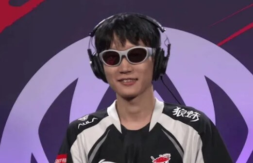 Shanks首谈国际赛展望：Faker是榜样 红袜幸运物加持 AL中单自信冲击MSI冠军