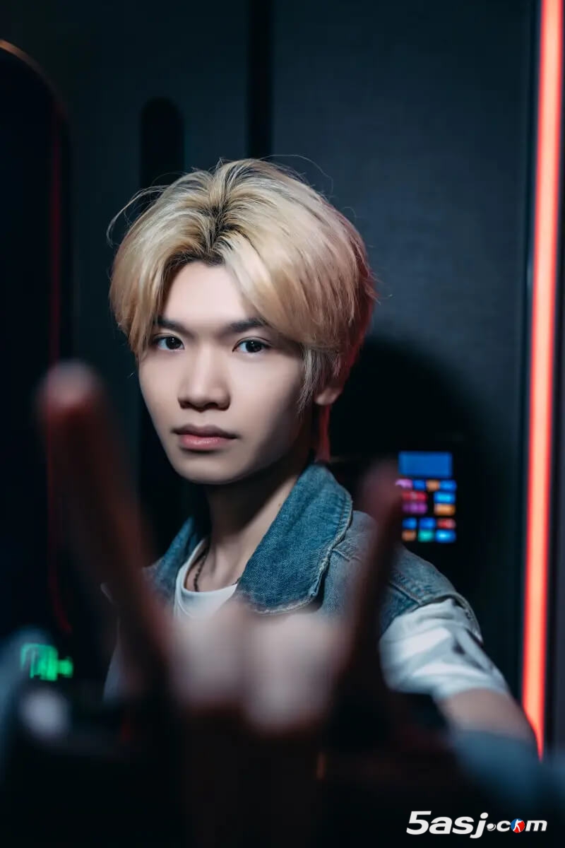 NOVA无畏契约官方发布选手照片 配文：2025VCTCN第二赛段我们来了！