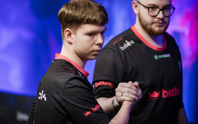 NAVI阵容调整内幕：B8教练称makazze取代iM更合适但存变数 | CS2战队分析