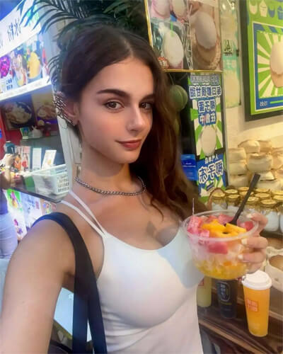 《生化危机9》新角色脸模曝光：英国模特Roya加盟 或暗