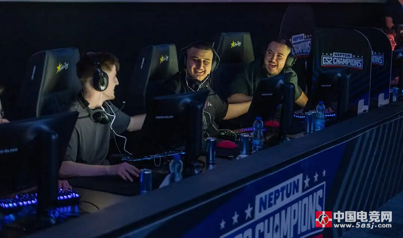 电竞秘档 NAVI超新星makazze全解析：18岁天才的崛起之路与未来挑战