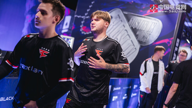 电竞传奇选手s1mple与FaZe创始人神秘互动引猜想：转会续约暗藏玄机？