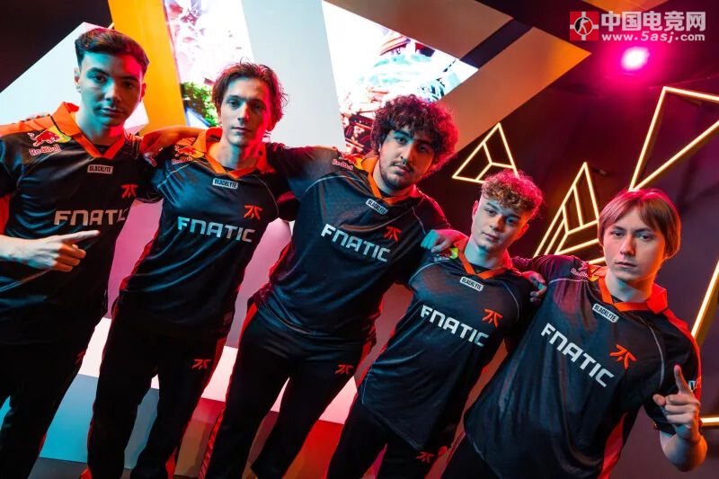 群星璀璨!2025电竞世界杯EMEA赛区《无畏契约》代表队荣耀集结 EWC官方分享定妆照 群星璀璨!2025电竞世界杯EMEA赛区《无畏契约》代表队荣耀集结 EWC官方分享定妆照