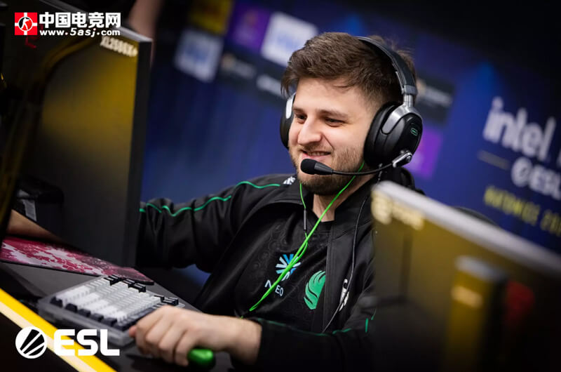 FaZe狙击手人选分析:s1mple、broky、degster谁是最佳选择 | CS2战队补强指南 FaZe狙击手人选分析:s1mple、broky、degster谁是最佳选择 | CS2战队补强指南