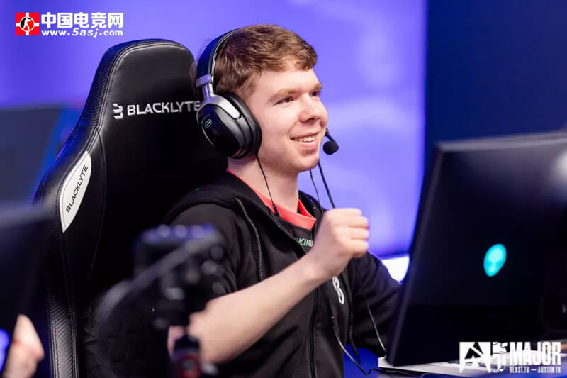 FaZe狙击手人选分析:s1mple、broky、degster谁是最佳选择 | CS2战队补强指南 FaZe狙击手人选分析:s1mple、broky、degster谁是最佳选择 | CS2战队补强指南