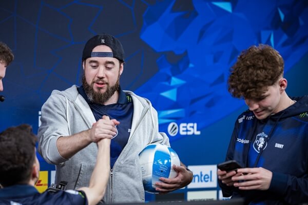 Liquid战队确认维持现有阵容 新教练flashie上任助力