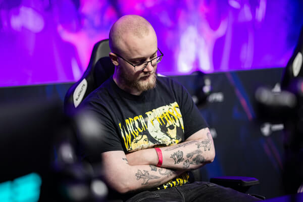 从NIP天才到Wildcard替补：瑞典狙神phzy公开求职欧洲