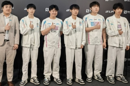 BLG横扫TES登顶登峰组！Knight点评Creme进步 ON自曝"