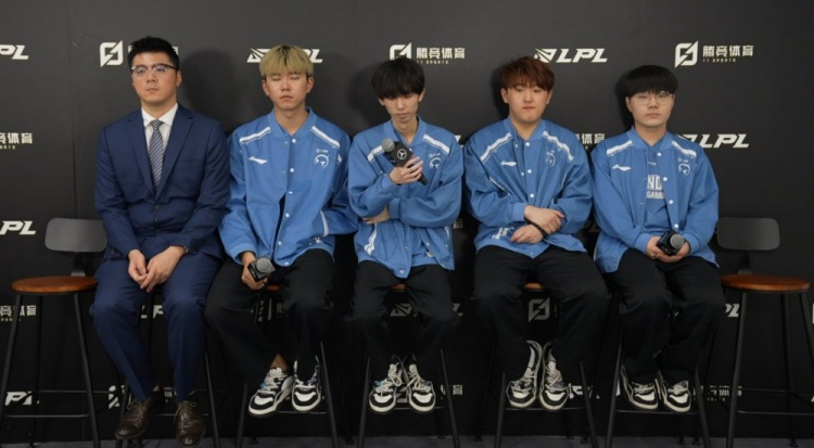 【LPL赛后】TT 1-2惜败NIP！Aki野区失语 教练坦言"压力过大"