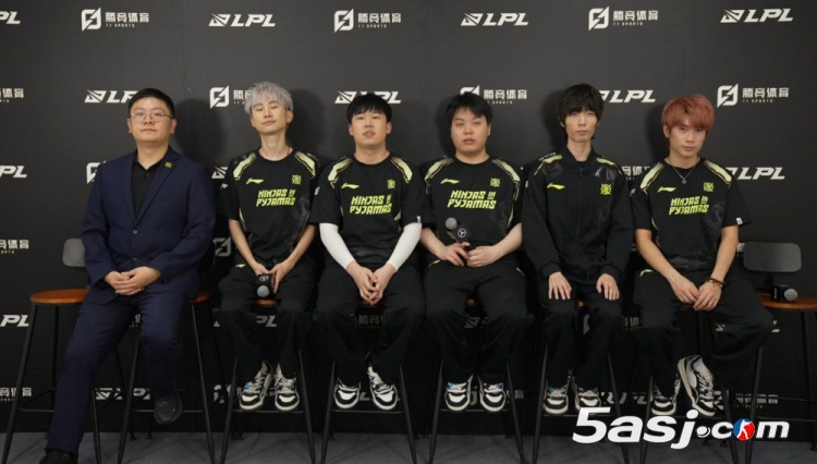 【LPL赛后】Doinb岩雀杀人书封神!NIP让一追二TT 涅槃组首轮告捷 【LPL赛后】Doinb岩雀杀人书封神!NIP让一追二TT 涅槃组首轮告捷